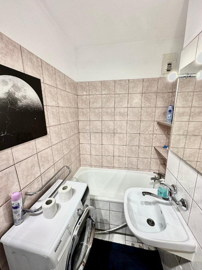 ורשה Super Apartament Grey Centrum 2X Metro Fast Wifi 300 Mbs Netflix Appletv Smarttv Spotify Panorama Miasta מראה חיצוני תמונה